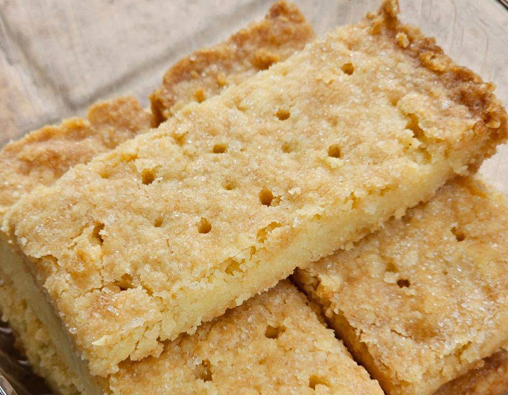 scottish shortbread (instagram.com/daisybakes53)
