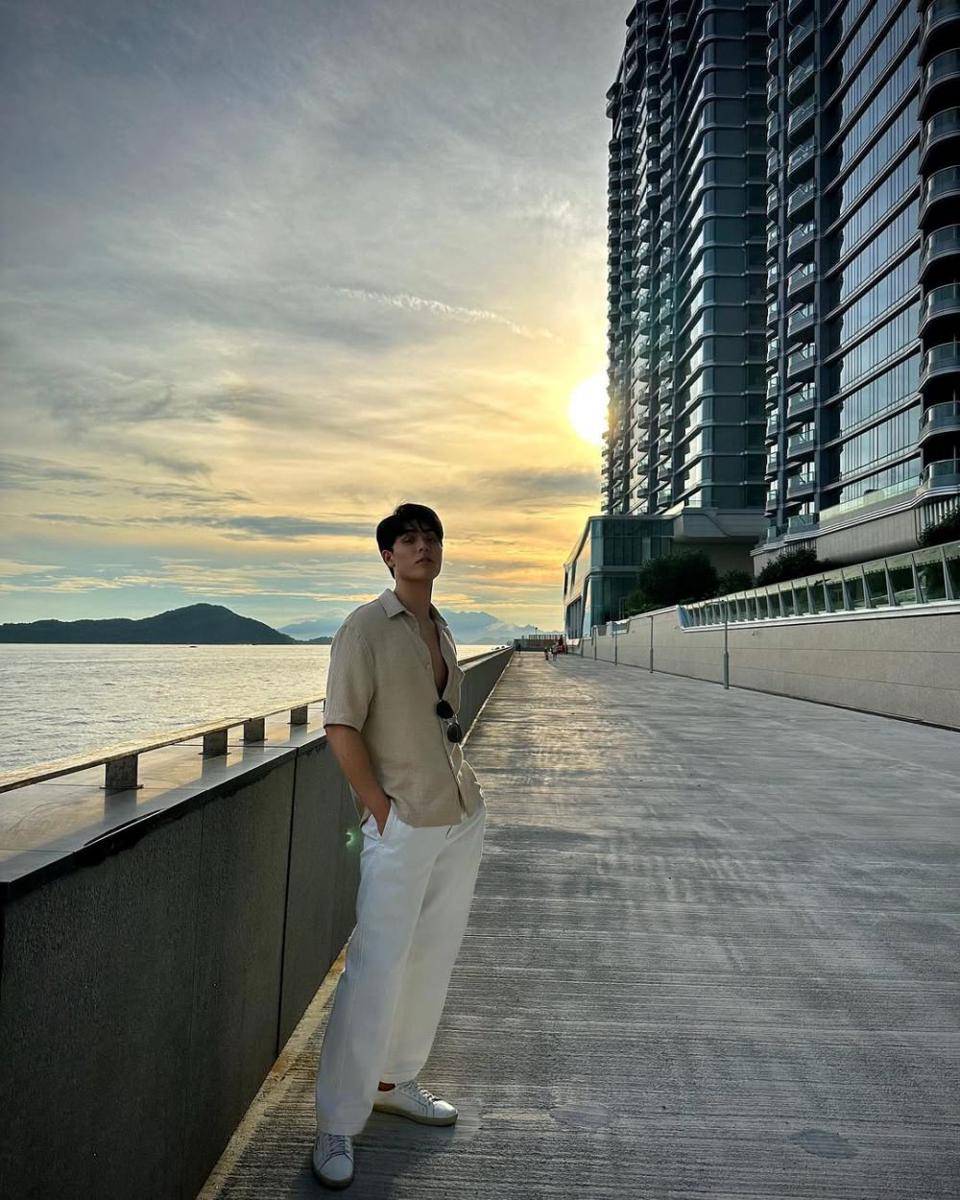 outfit minimalis ala Joss Wayar (Instagram.com/josswayar)