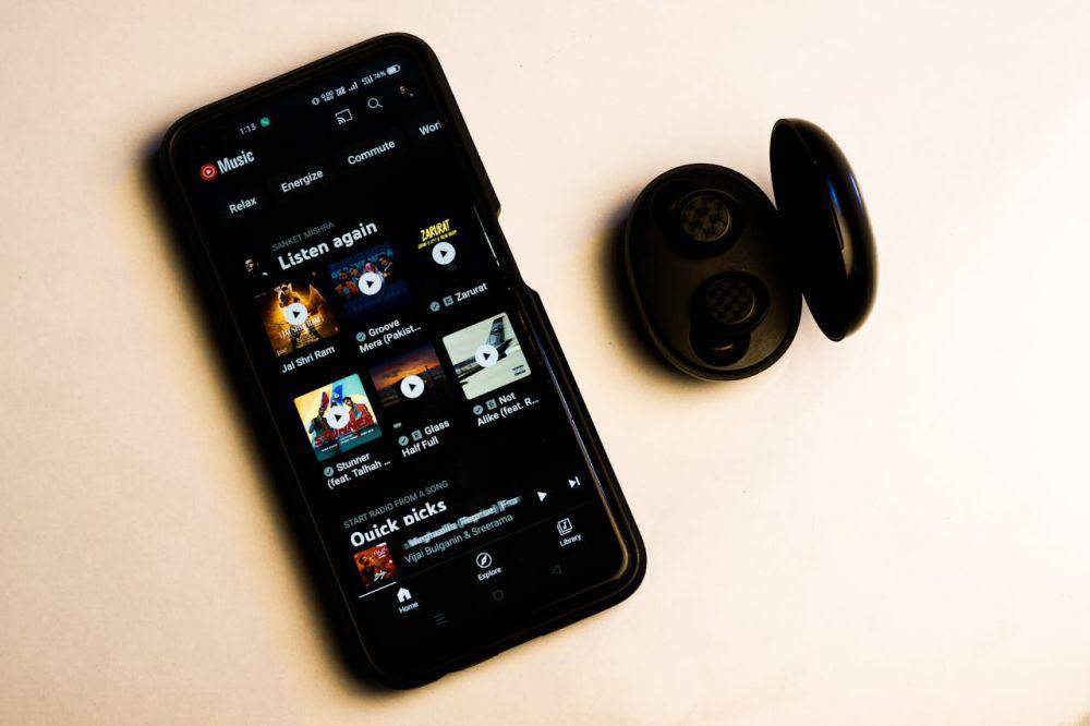 ilustrasi YouTube Music (pexels.com/@sanketgraphy)