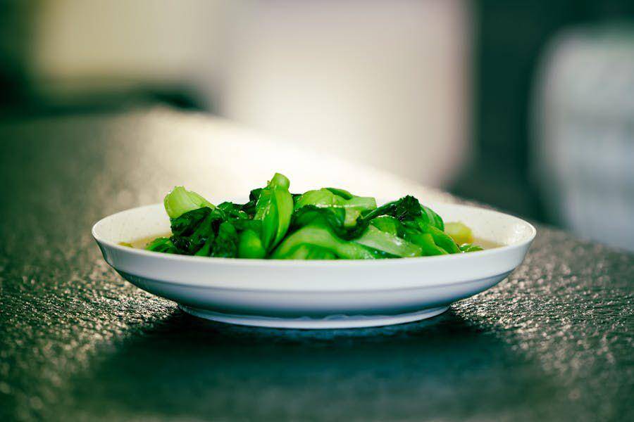 sayur bening sawi caisim tahu (pexels.com/Suki Lee)