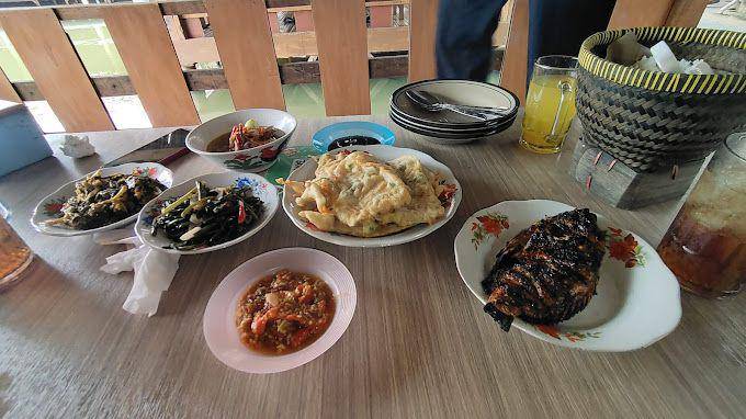 Rumah Makan Saung Babeh Setu, Tangerang Selatan (google.com/maps/TeBe Suwarsono)