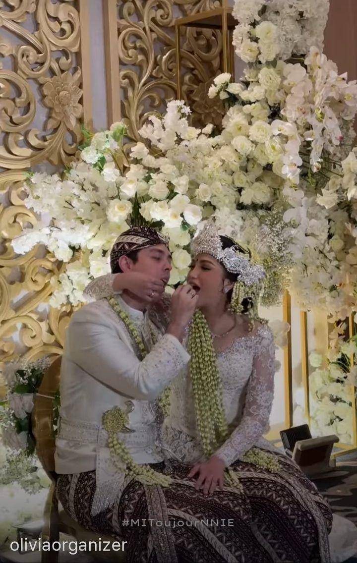 Akad nikah Mici (Instagram.com/oliviaorganizer)