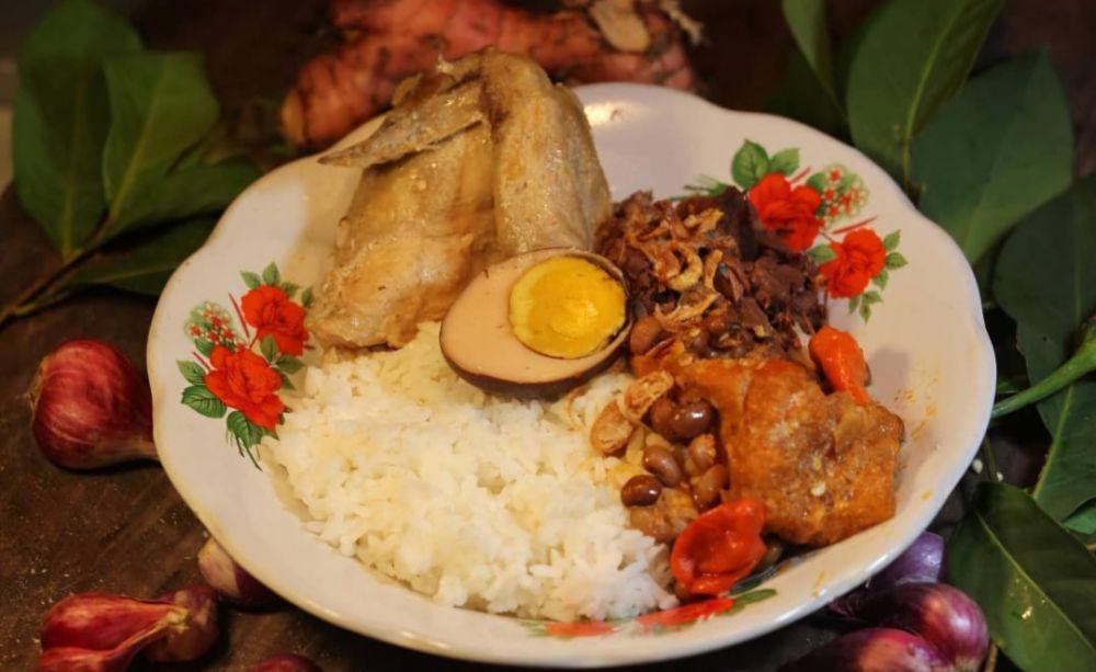 5 Rekomendasi Pecel khas Jawa Timur Enak di Jakarta, Bumbunya Nikmat!