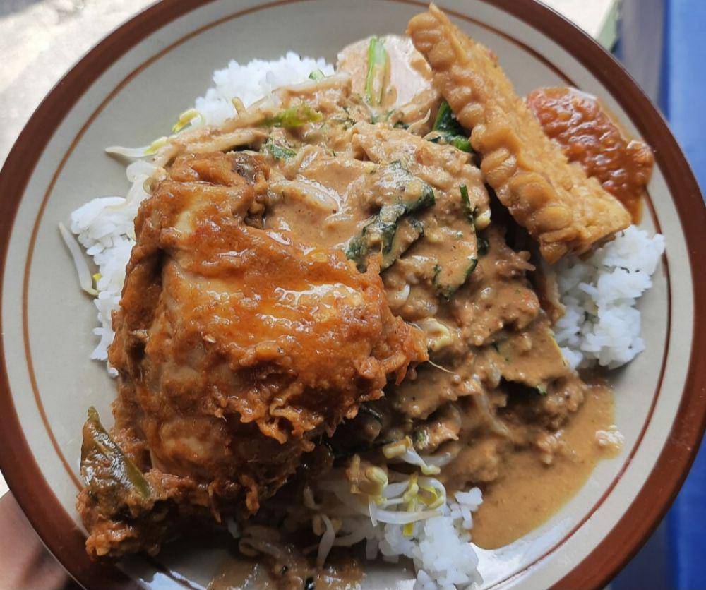 ilustrasi nasi pecel (commons.wikimedia.org/Evan Ilham Pasha)