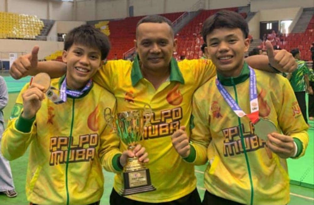 Zahran Nabil Muchtar bersama Pelatih Kepala, Agung Surbakah. (Dok. Istimewa)