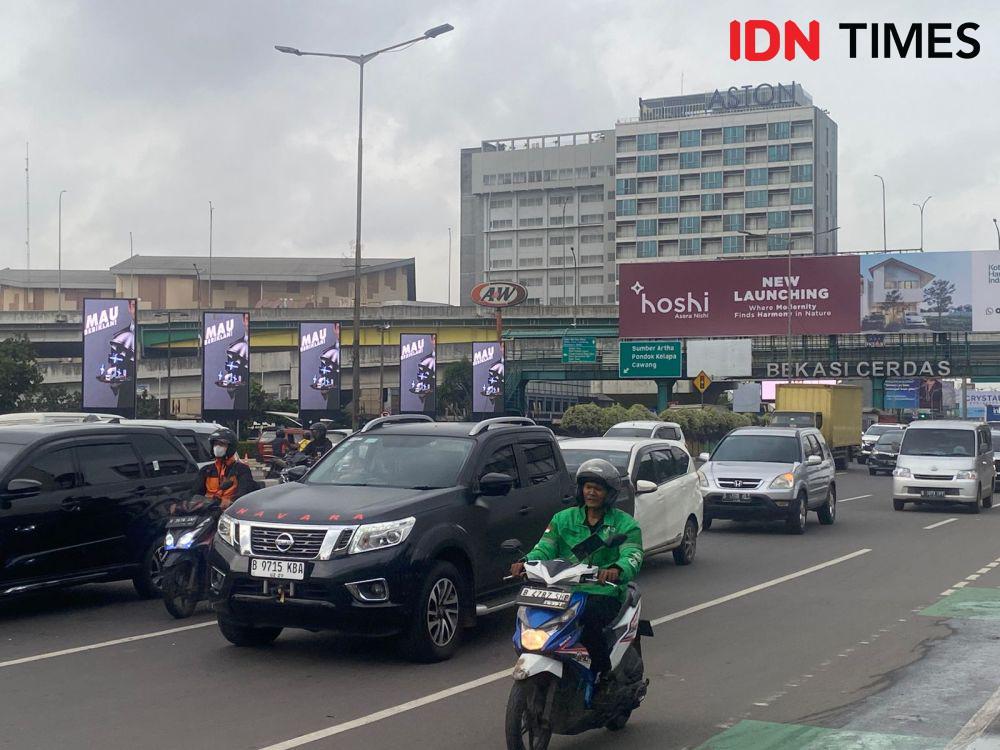 Situasi lalin Jalan Ahmad Yani, Kota Bekasi. (IDN Times/Imam Faishal)