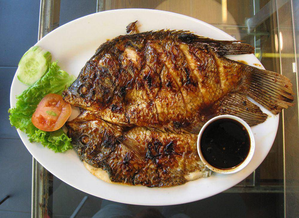 ilustrasi gurame bakar (commons.wikimedia.org/Gunawan Kartapranata)