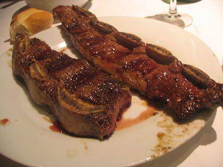 Asado khas Argentina (https://id.wikipedia.org/)