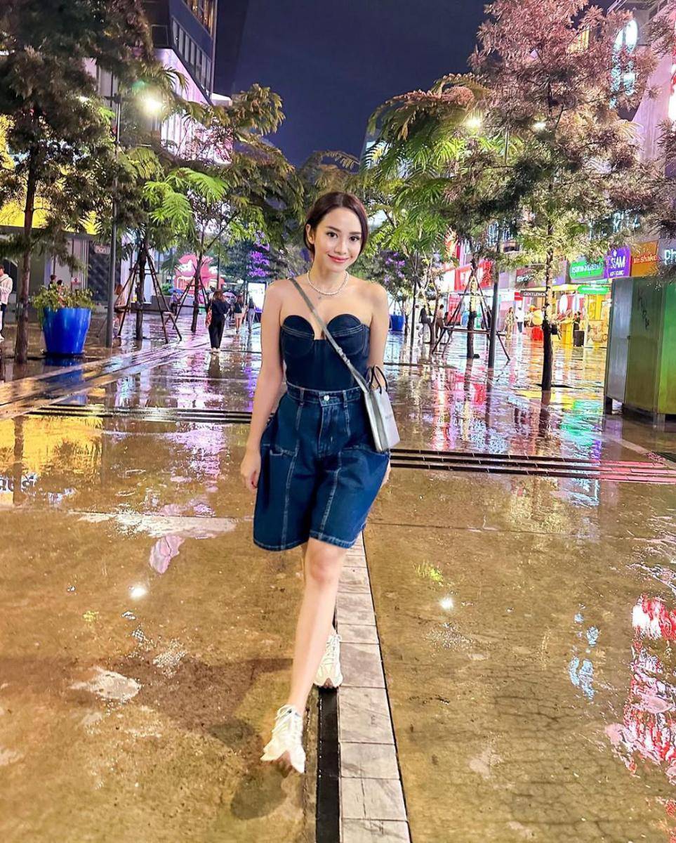 gaya OOTD liburan ke luar negeri ala Merdianti Octavia (instagram.com/merdioctav)
