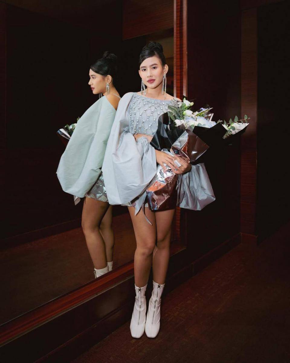 padu padan outfit rok ala Shenina Cinnamon (instagram.com/sheninacinnamon)