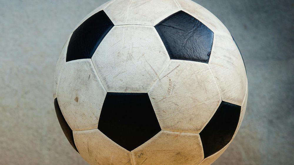 ilustrasi bola (pexels.com/aphiwatchuangchoem)