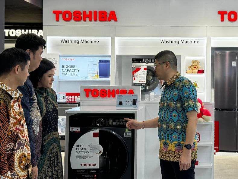 Pembukaan Toshiba Shop In Shop berlokasi di Kota Bandar Lampung. (Dok. Toshiba Lifestyle Indonesia).