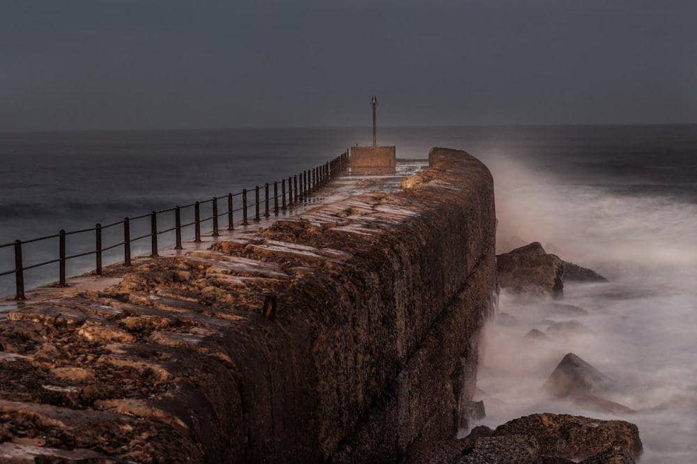 ilustrasi sea wall (pexels.com/Charl Durand)