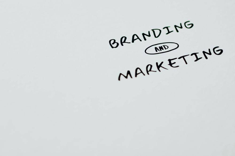 ilustrasi tulisan marketing (pexels.com/Eva Bronzini)