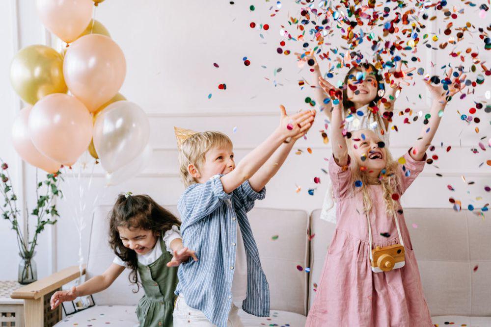 8 Ide Acara Tahun Baru yang Mengasyikkan bersama Anak-Anak