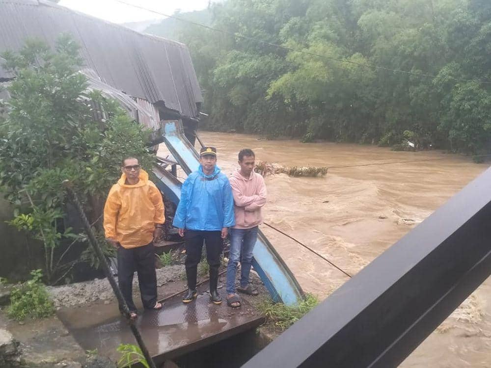 Banjir di wilayah Camba, Kabupaten Maros, Sulawesi Selatan (Sulsel), Minggu (22/12/2024). Instagram/Polres Maros