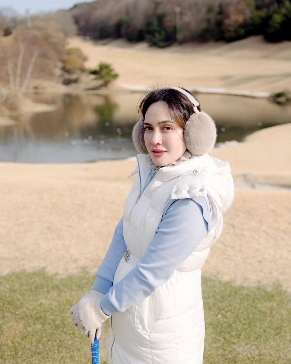 Shandy Aulia main golf di Korea (instagram.com/shandyaulia)