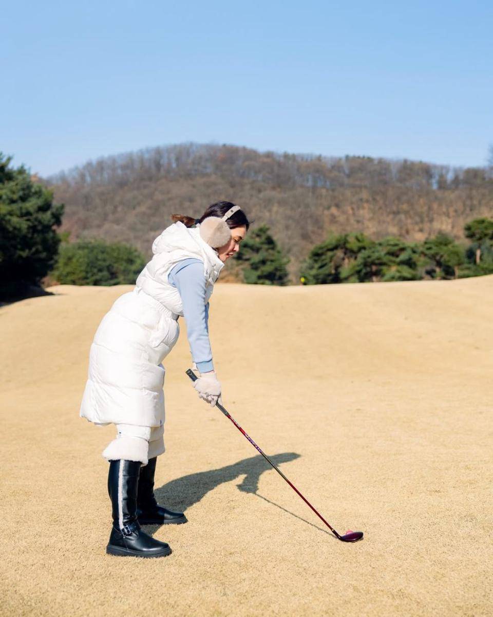 Shandy Aulia main golf di Korea (instagram.com/shandyaulia)