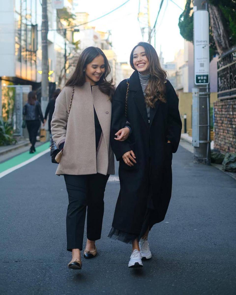 gaya OOTD liburan ke luar negeri ala Merdianti Octavia (instagram.com/merdioctav)