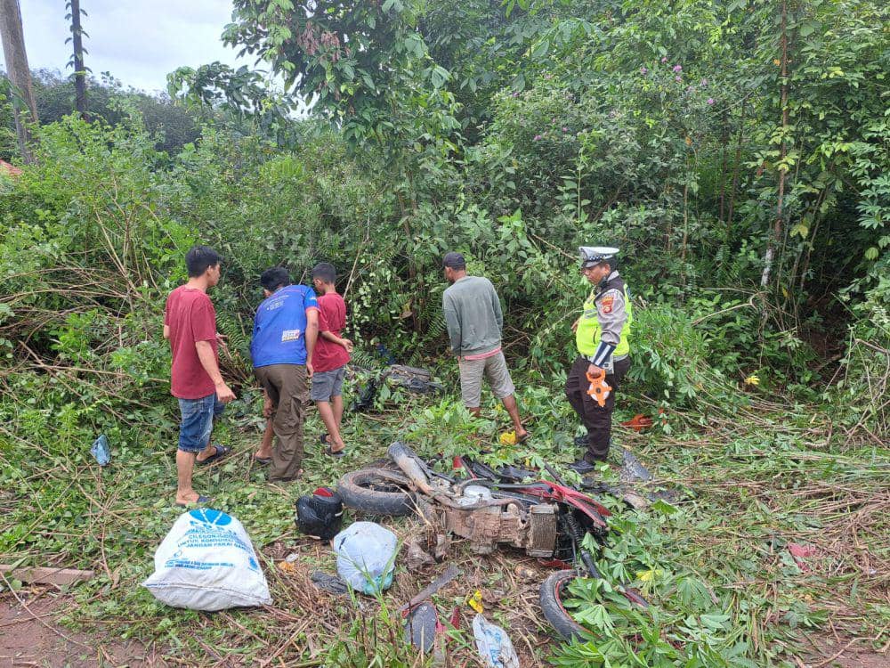 Kondisi sepeda motor yang dihantam Pajero Sport di Jalintim Sungai Lilin. (Dok. Istimewa)