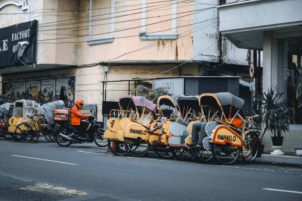 ilustrasi suasana kota Solo (unsplash.com/Galih Nyb)