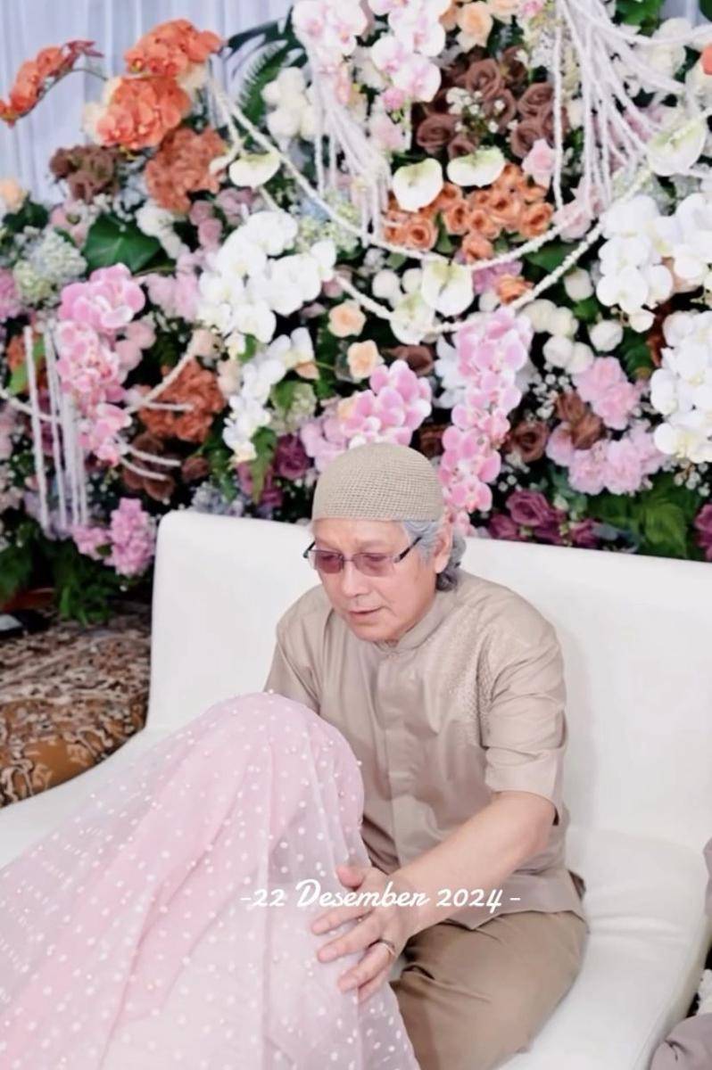 potret pengajian pernikahan Delia Septianti (Instagram.com/deliaseptianti)