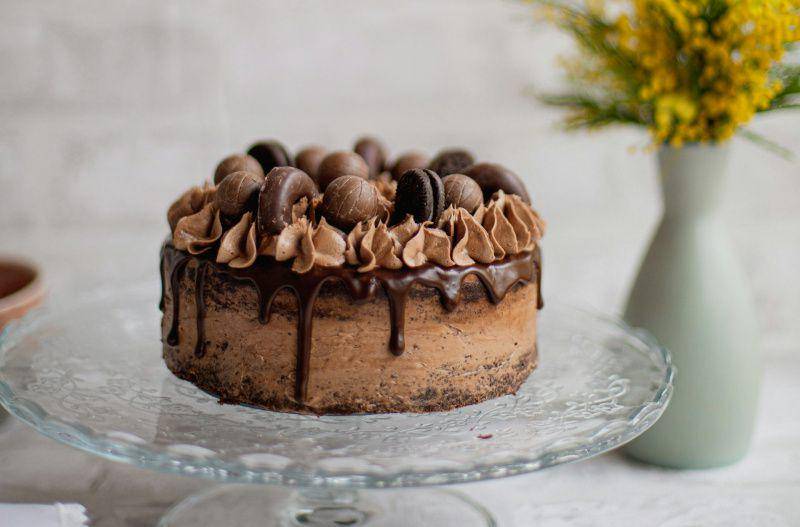 ilustrasi devil's cake (unsplash.com/Cris Bosch)