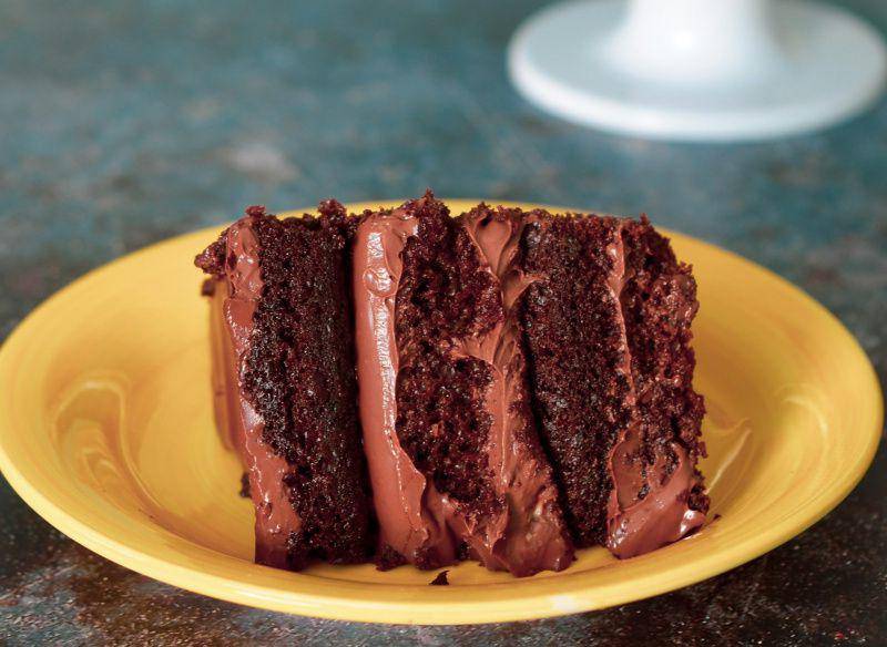 ilustrasi devil's cake (unsplash.com/Luisa Schetinger)