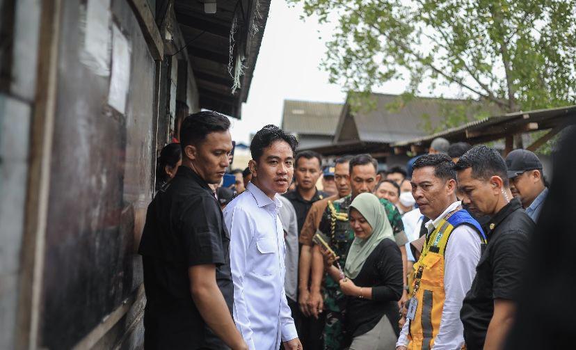 Gibran Tinjau Penataan Kawasan Medan Belawan Bahari