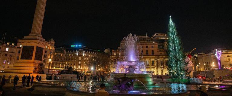 Potret pohon Natal di Trafalgar Square, London (london.gov.uk)