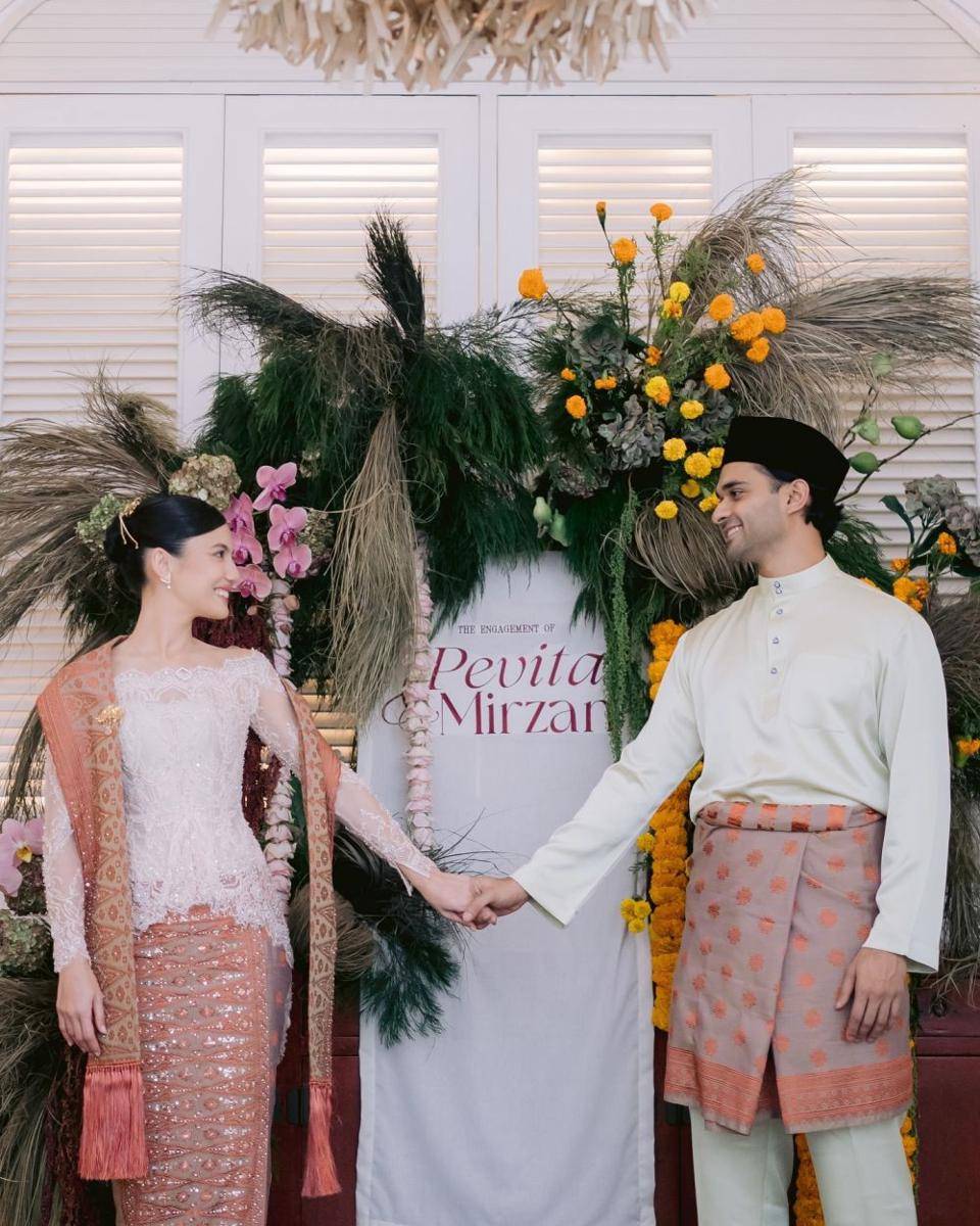 dekorasi lamaran 2024 (instagram.com/pevpearce)