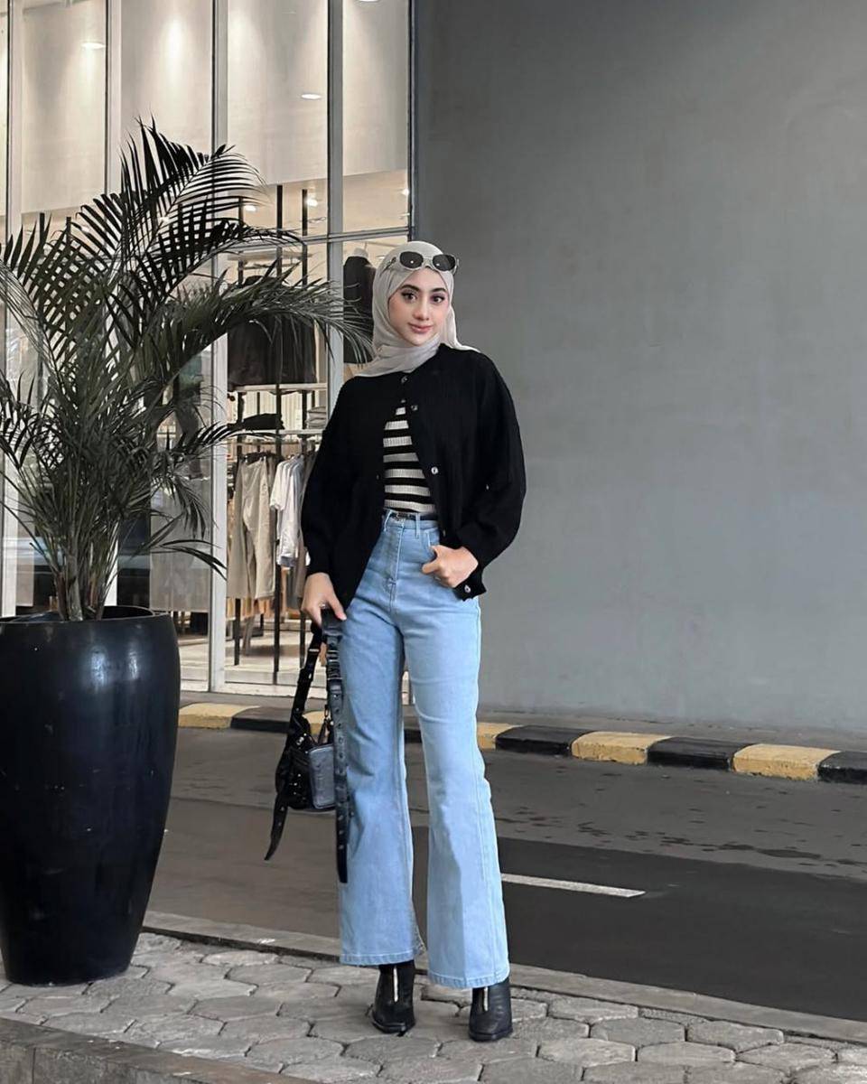 Nimaz Azlia (instagram.com/azzllia)