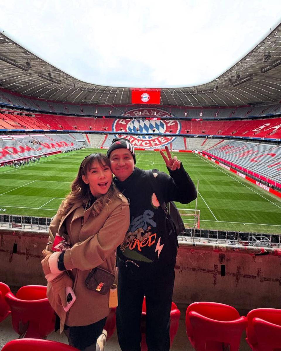 Cherly Juno dan keluarga di Allianz Arena (instagram.com/cherly7uno)