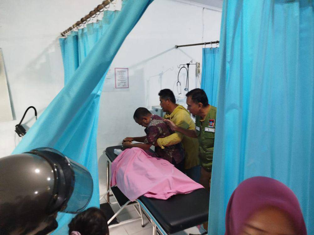 Korban hanyut setelah berada di Puskesmas (Foto: BPBD Padang)