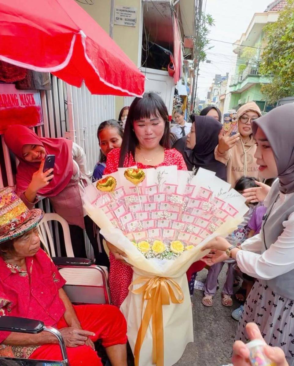 Ria Ricis dan Pak Tarno (instagram.com/riaricis1795)