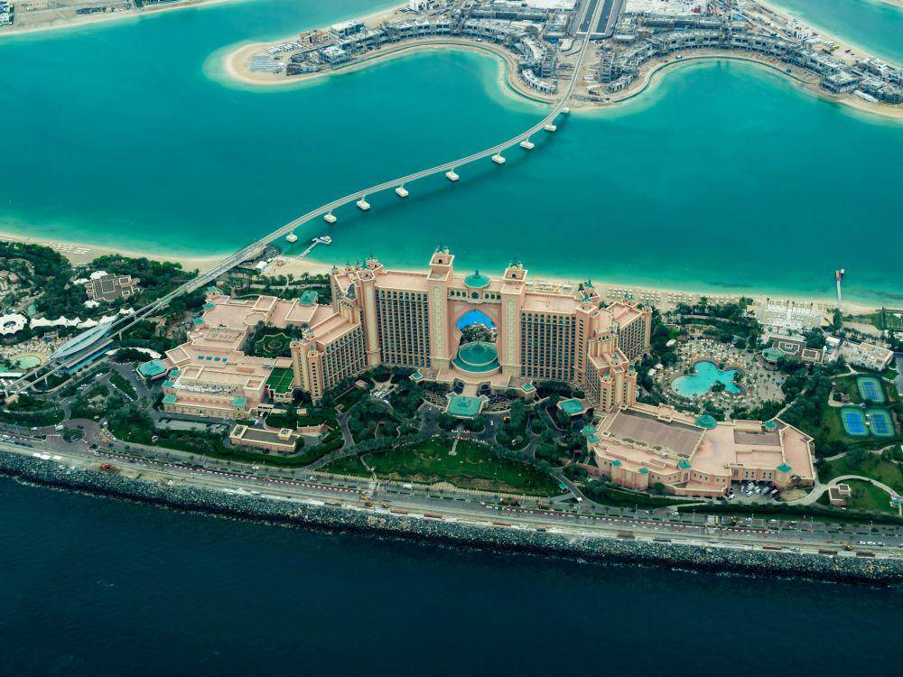 Palm Jumeirah (unsplash.com/Christoph Schulz)