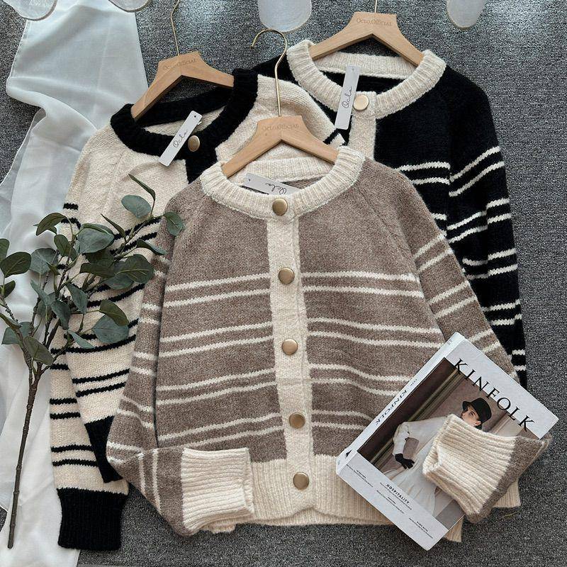 Oclo Guola Cardi stripe knit casual basic (shopee.co.id/oclo.official)