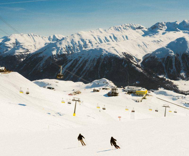 potret pemandangan di St. Moritz (instagram.com/stmoritz)