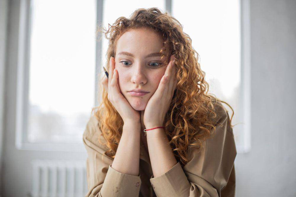 Ilustrasi cortisol face (pexels.com/Monstera Production)