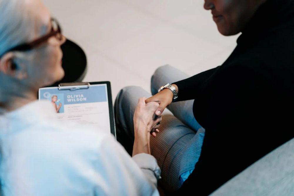 5 Tips Review CV Secara Mandiri Agar Standout, Auto Dilirik HR!