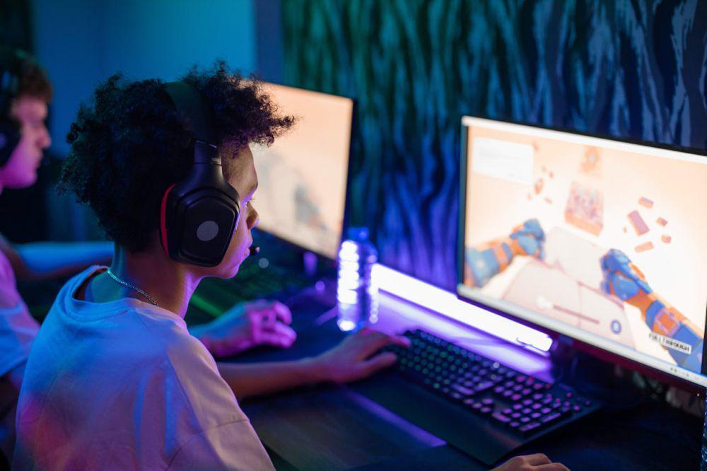 10 Rekomendasi Headset Gaming Terbaik 2025, Suaranya Gahar!