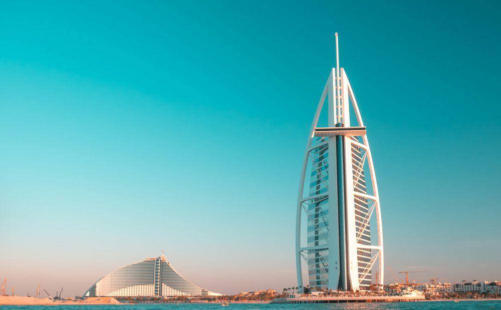 Burj Al Arab (unsplash.com/Sascha Bosshard)