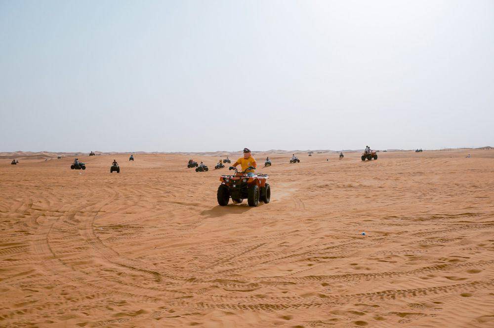 Dubai Desert Safari (unsplash.com/Toa Heftiba)
