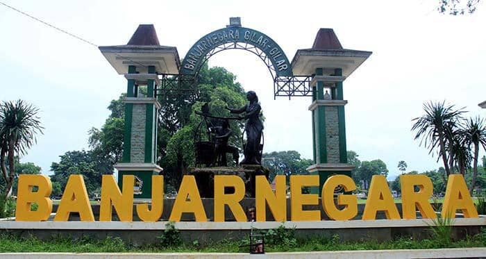 Patung Dawet Ayu Banjarnegara (KASKUS)