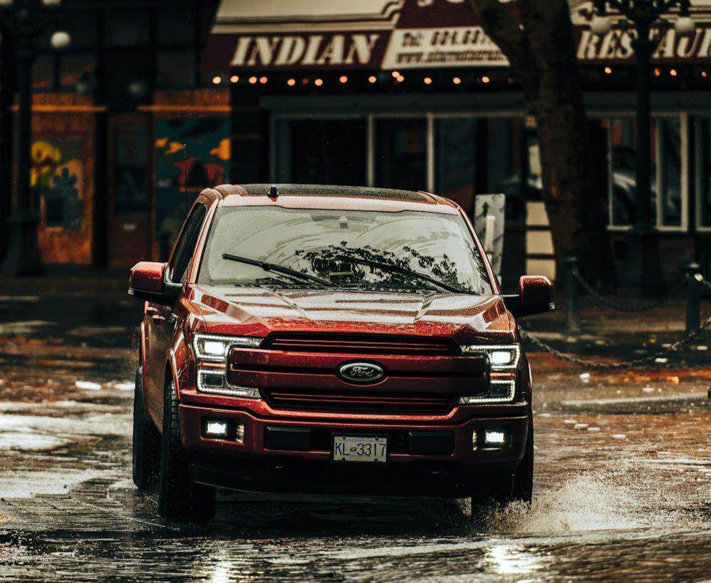 ilustrasi ground clearance mobil (pexels.com/luke miller)