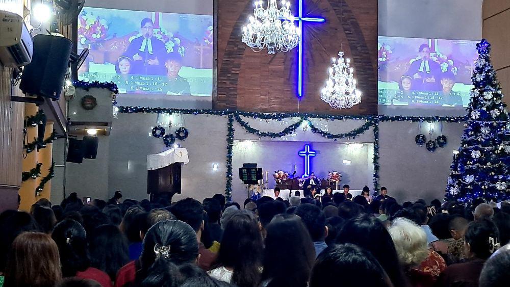 Melihat Khidmatnya Misa Natal di Gereja-gereja Medan