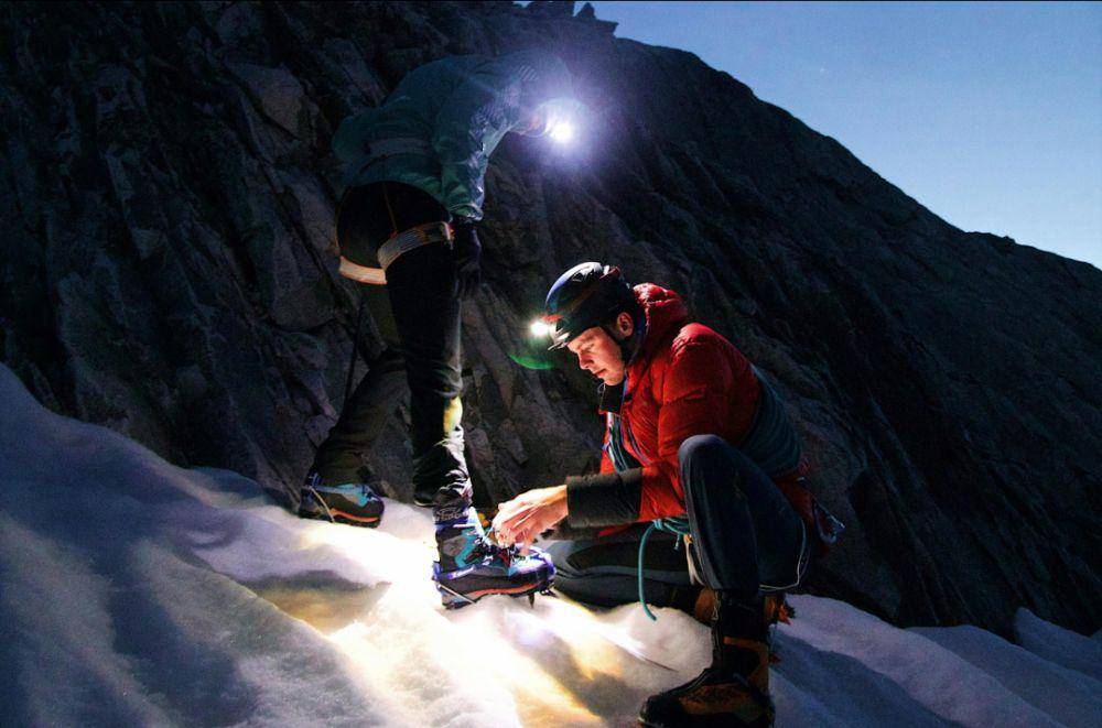 Ilustrasi gambar headlamp (pexels.com/Maël BALLAND)