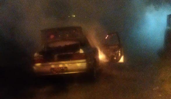 Diduga Korsleting, Mobil Sedan Terbakar di Sidomulyo Bantul