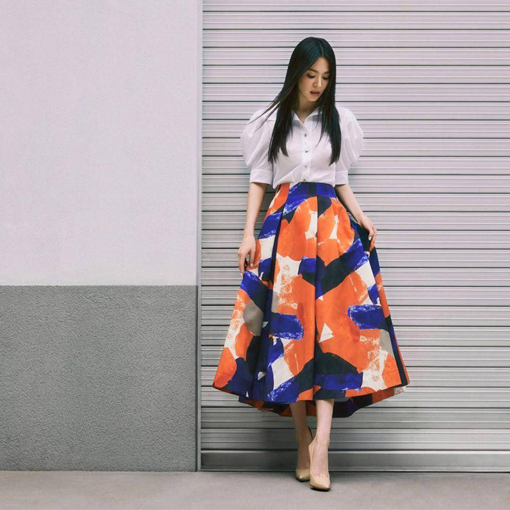 Inspirasi busana kerja ala Song Hye Kyo (instagram.com/michaachannel)