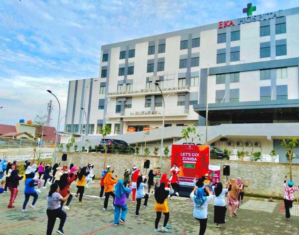 Eka Hospital Depok mengadakan kegiatan zumba dalam rangkaian “Unboxing Rumah Sakit” (Dok. Eka Hospital)